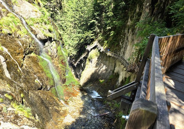 Swiss Alps Discovery: Gorges, Underground Lake and Wine