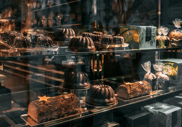 Lausanne: Walking Tour with Chocolate Tastings & Metro